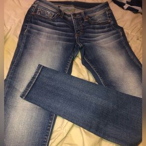 Buckle black design skinny leg jean